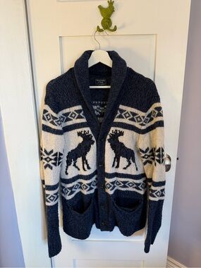 Abercrombie & Fitch Navy and Cream Shawl-Collar Moose Cardigan